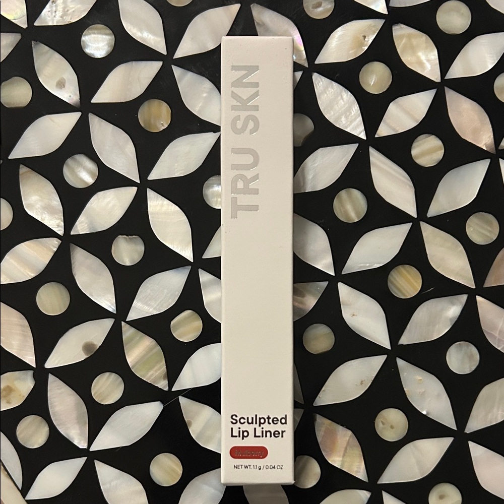 TRU SKN Sculpted Lip Liner in “Mulberry”